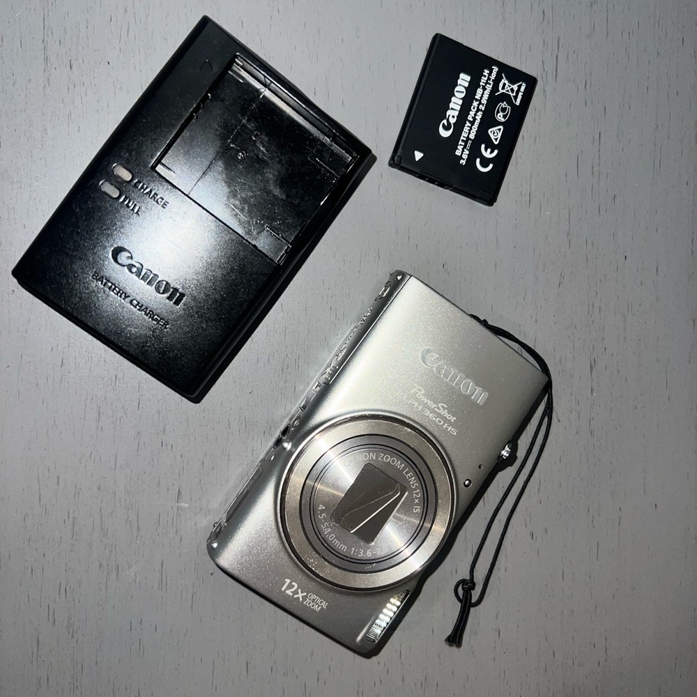 Canon PowerShot ELPH 360 HS Silver Digital Camera with Accessories